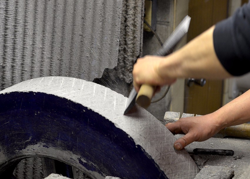 preparing_grindstone